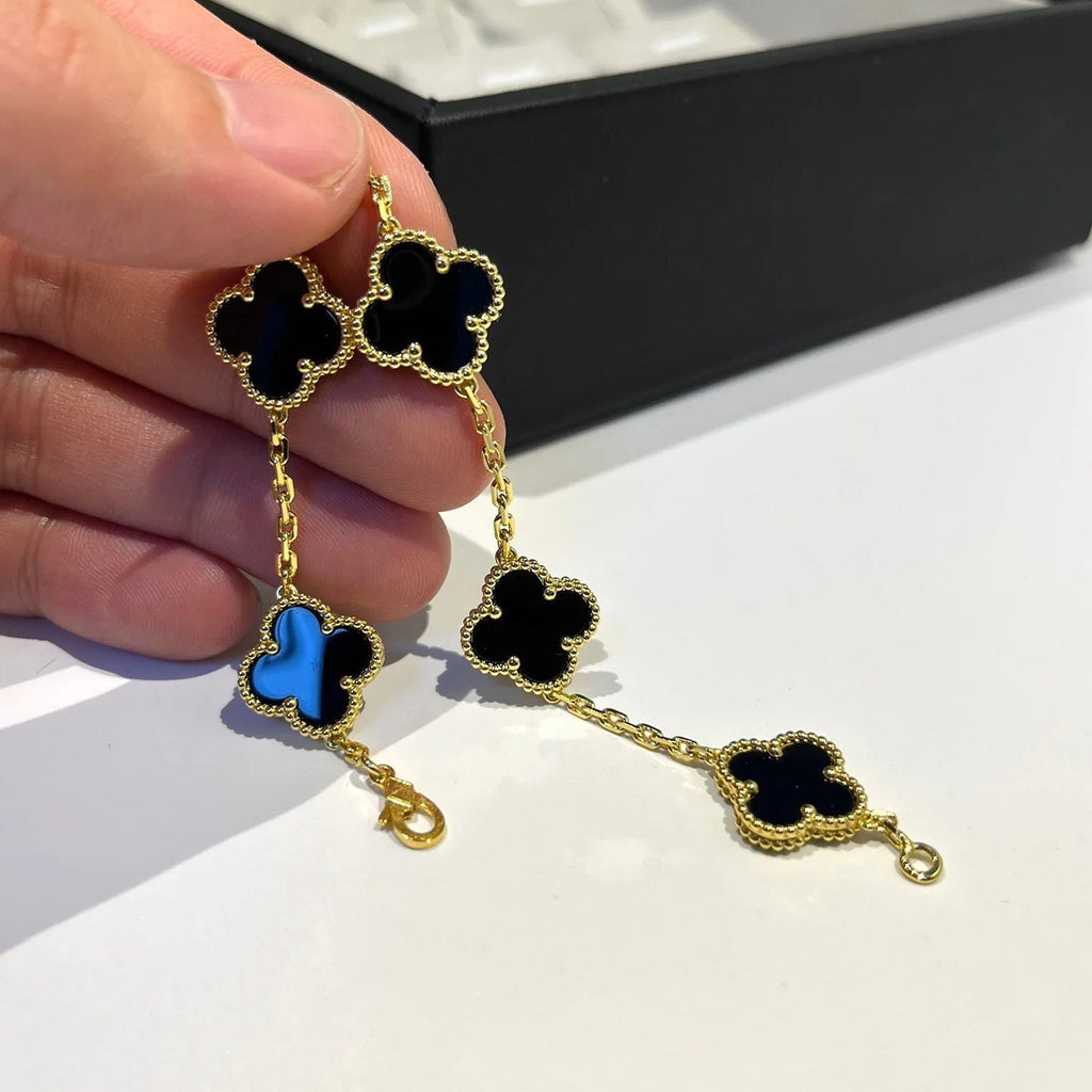 CLOVER 5 MOTIF ONYXS BRACELET COLLECTION