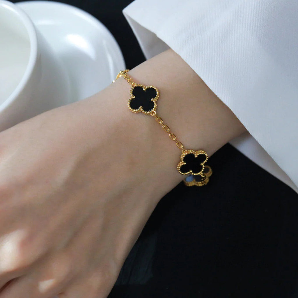 CLOVER 5 MOTIF ONYXS BRACELET COLLECTION