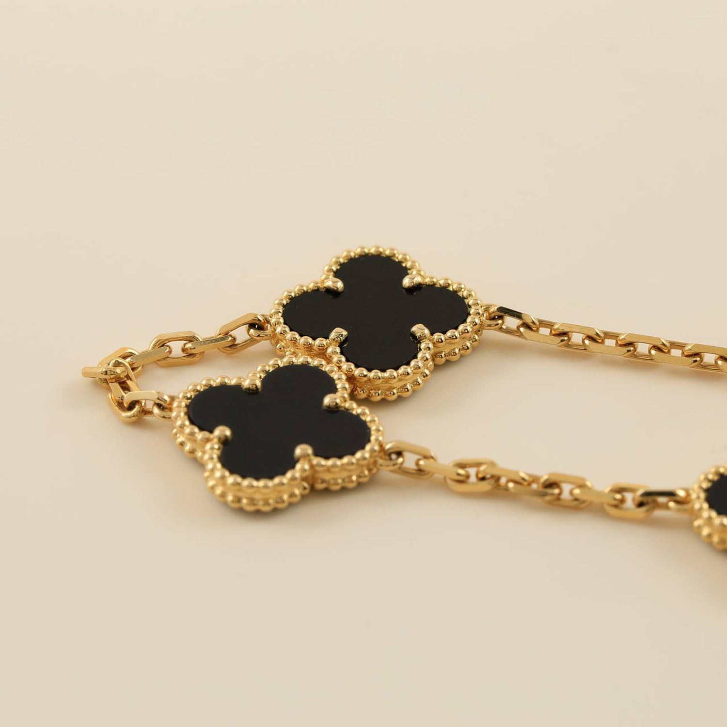 CLOVER 5 MOTIF ONYXS BRACELET COLLECTION