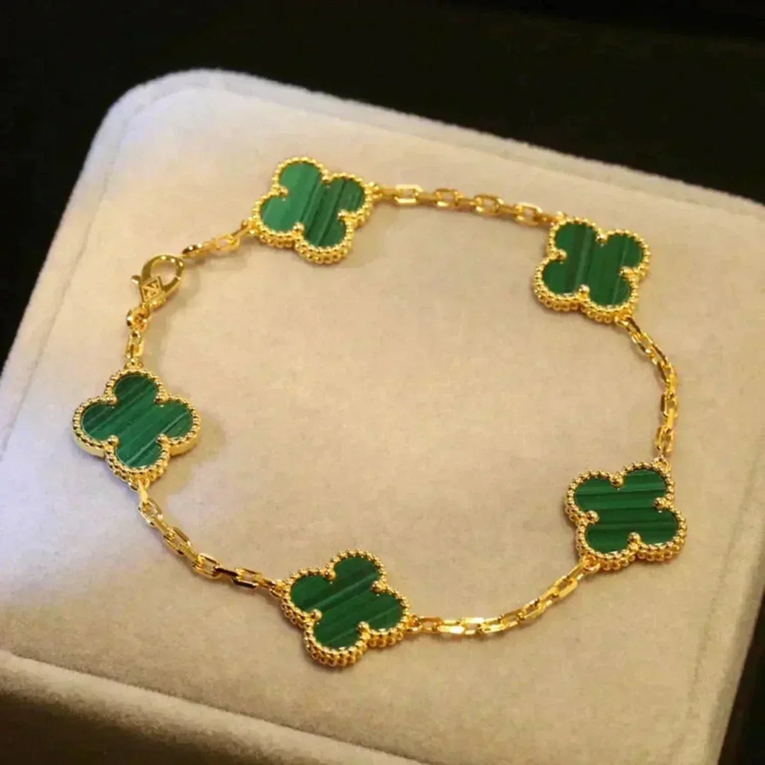 CLOVER 5 MOTIF MALACHITE BRACELET COLLECTION VIP