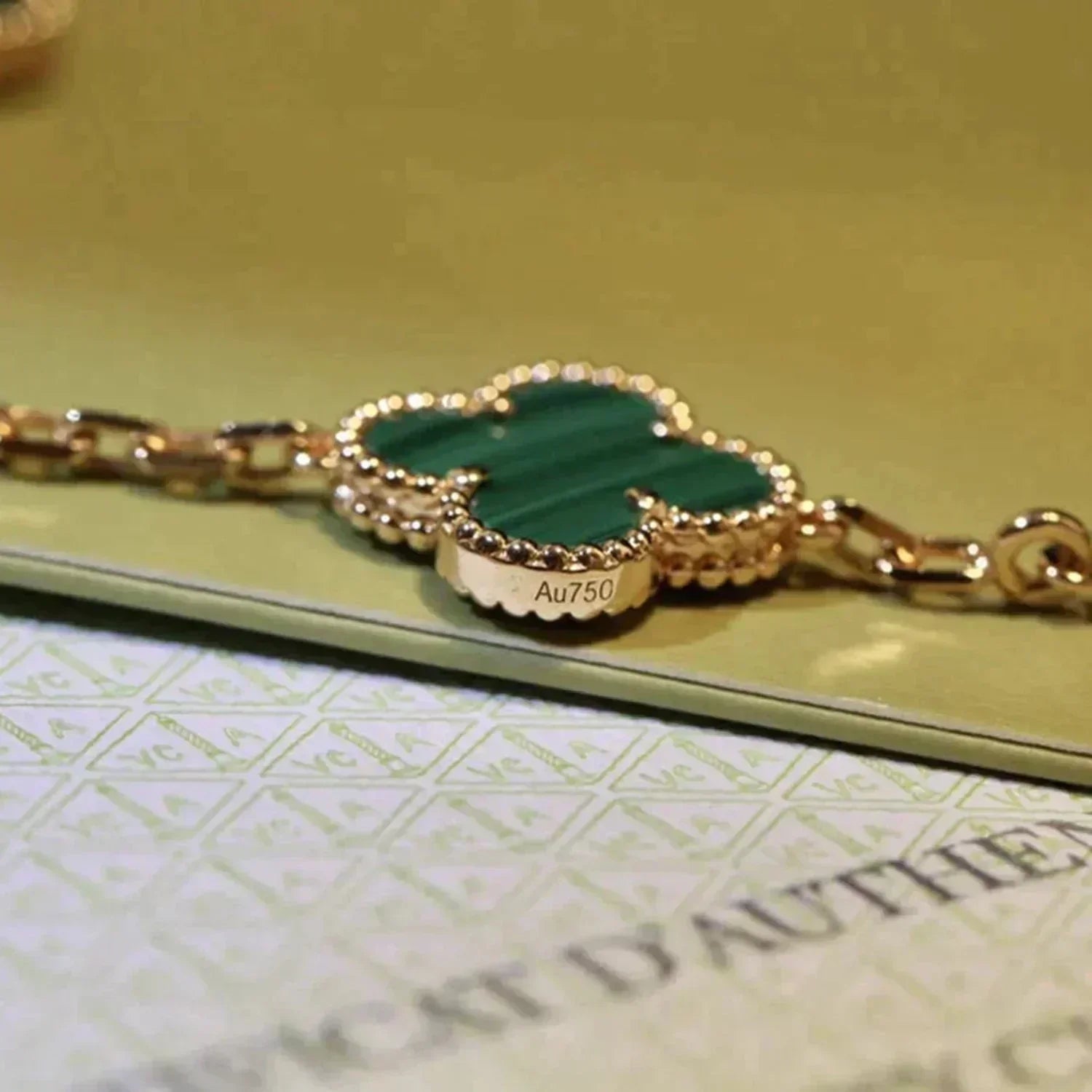CLOVER 5 MOTIF MALACHITE BRACELET COLLECTION VIP