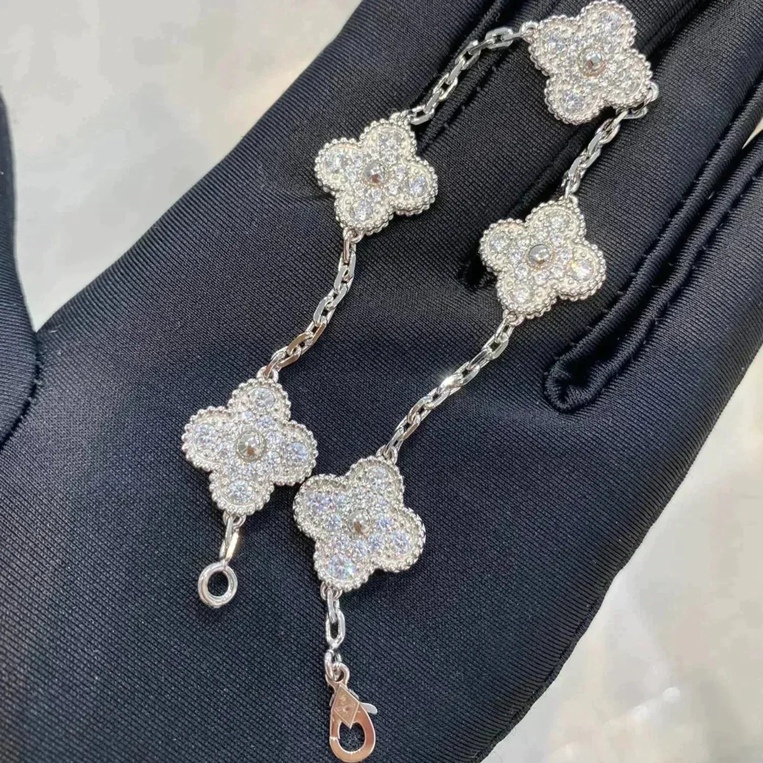 CLOVER 5 MOTIF FULL DIAMOND BRACELET COLLECTION