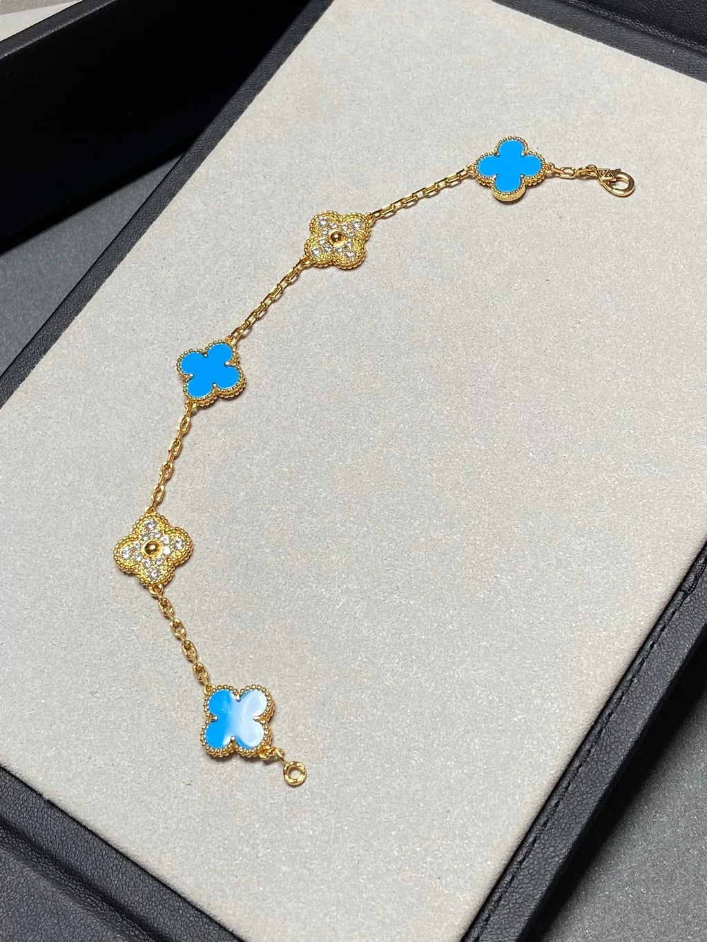 CLOVER 5 MOTIF BLUE AGATE BRACELET COLLECTION