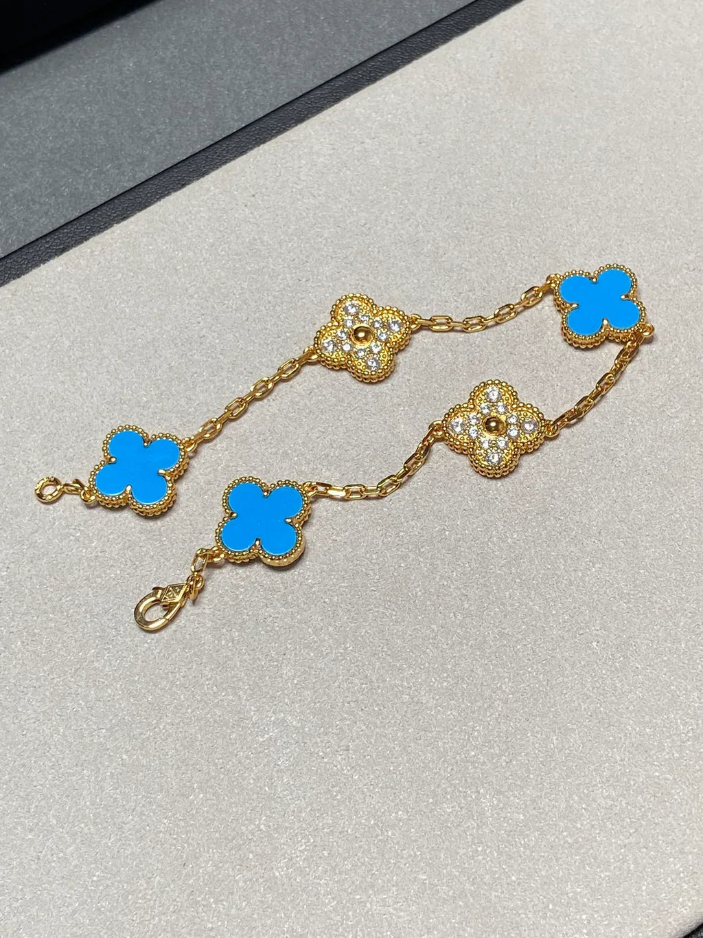 CLOVER 5 MOTIF BLUE AGATE BRACELET COLLECTION