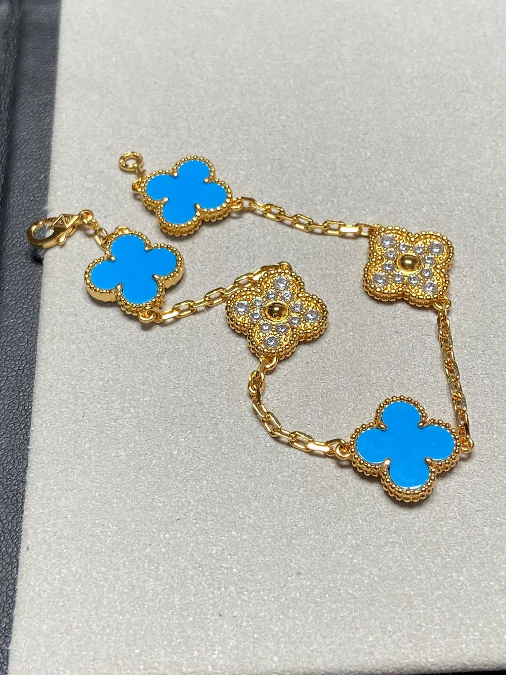 CLOVER 5 MOTIF BLUE AGATE BRACELET COLLECTION