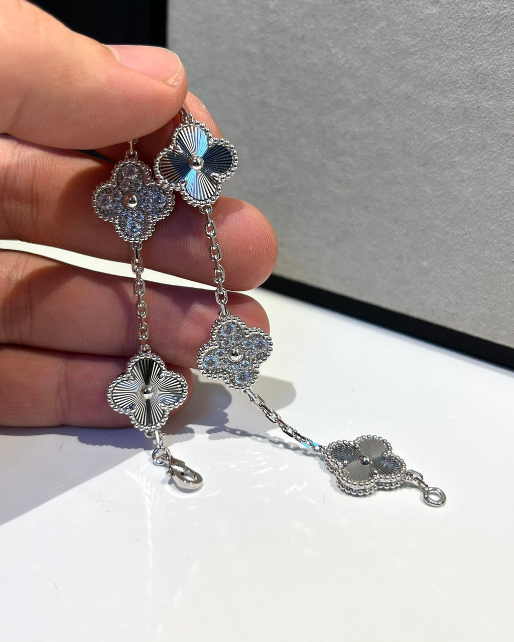 CLOVER 5 MOTIF LASER BRACELET COLLECTION