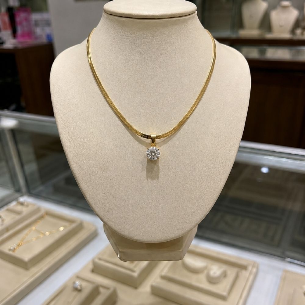 Elegant Rhinestone Pendant Gold Necklace