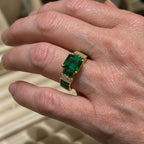 Exquisite Emerald Ring