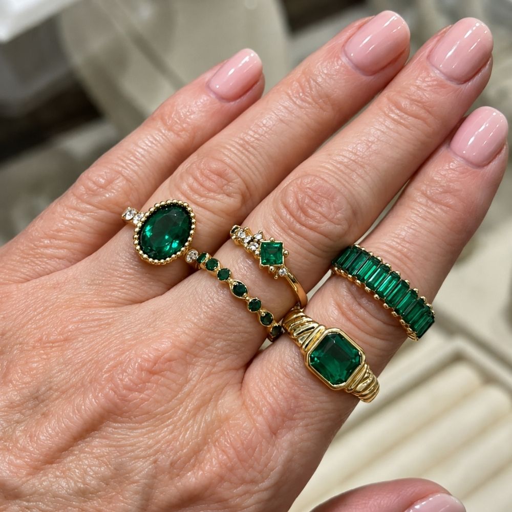 Zarina Exquisite Emerald Gold Ring Set