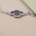 CLOVER 5 MOTIF ONYXS BRACELET COLLECTION