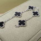 CLOVER 5 MOTIF ONYXS BRACELET COLLECTION