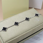 CLOVER 5 MOTIF ONYXS BRACELET COLLECTION