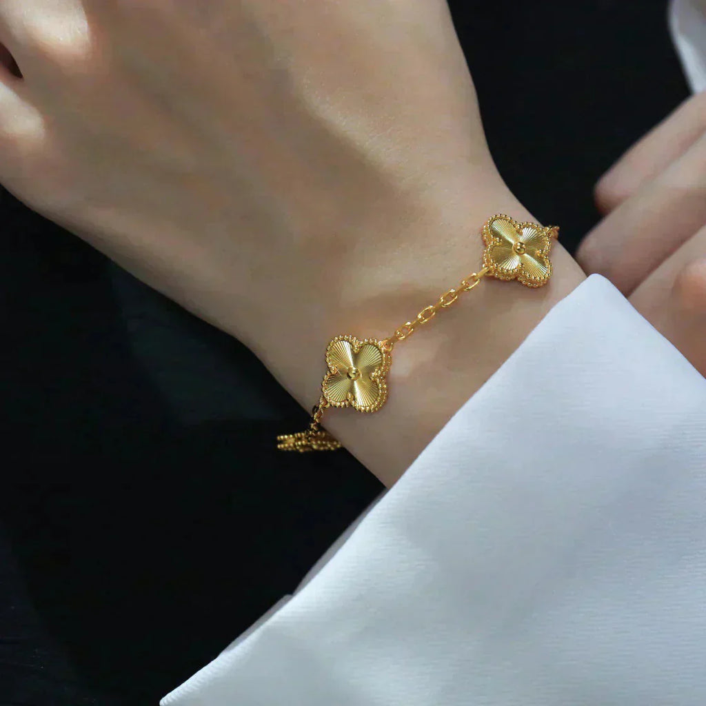 CLOVER 5 MOTIF LASER BRACELET COLLECTION