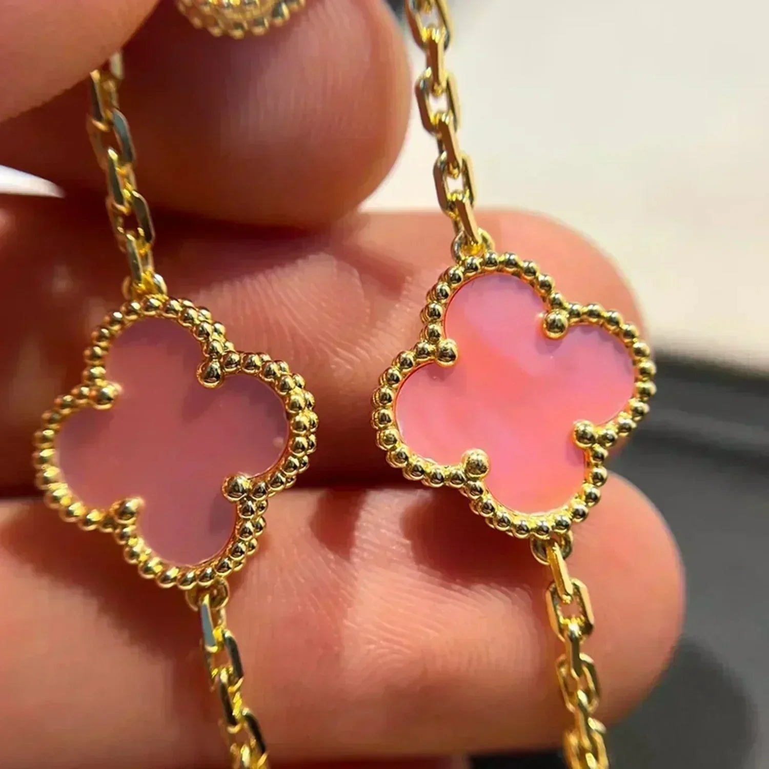 CLOVER 5 MOTIFS PINK MOP BRACELET COLLECTION