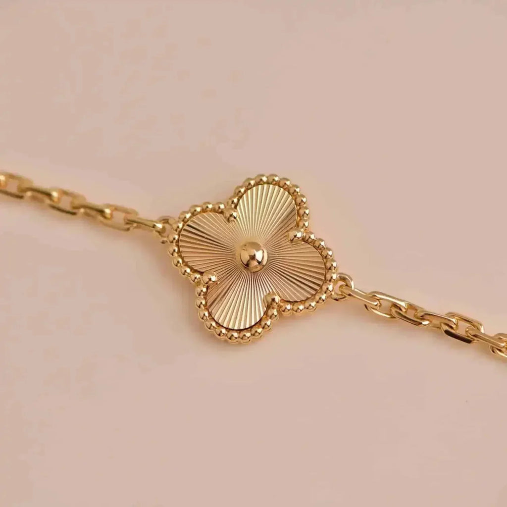 CLOVER 5 MOTIF LASER BRACELET COLLECTION