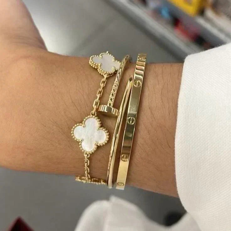 CLOVER White Bracelet - Elegant Minimalist Accessory