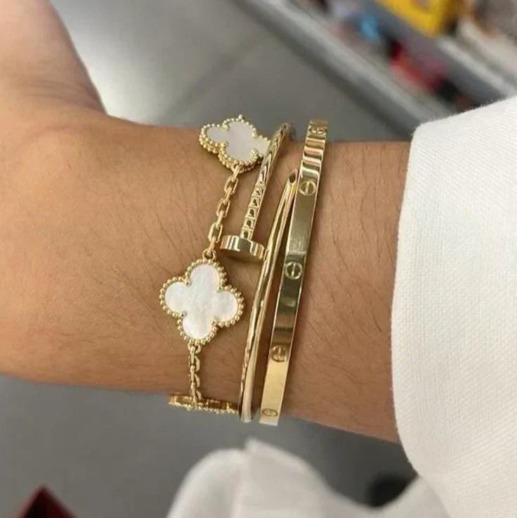CLOVER White Bracelet - Elegant Minimalist Accessory